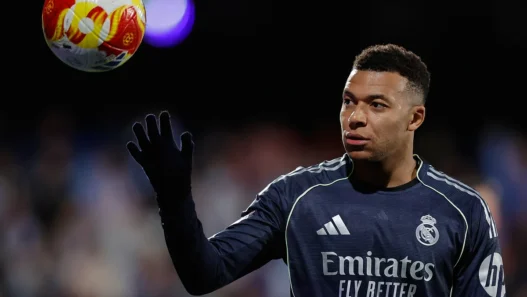 Mbappé sufre esguince y es duda para la Supercopa de España