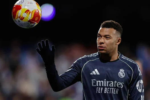 Mbappé sufre esguince y es duda para la Supercopa de España