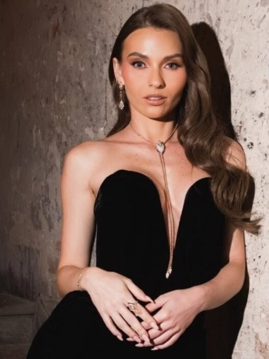 Irina Baeva regresa como villana en el remake “Somos familia”