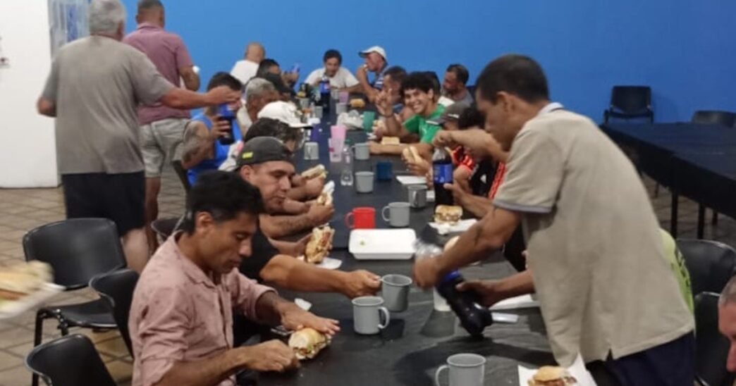 Refugios de Rosario brindan cena y cobijo en Nochebuena