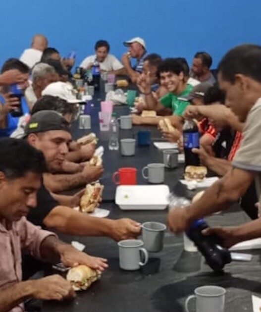 Refugios de Rosario brindan cena y cobijo en Nochebuena