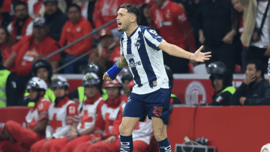 Lucas Ocampos se pierde la pretemporada de Rayados por parálisis facial