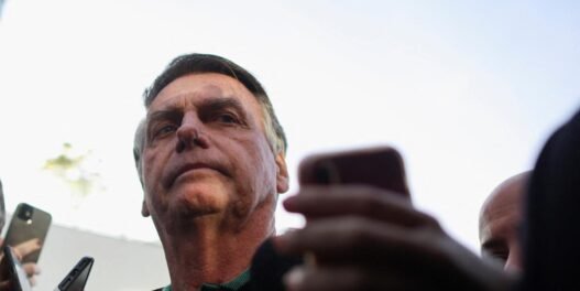 Bolsonaro seguirá hospitalizado en Brasilia hasta el 1 de enero