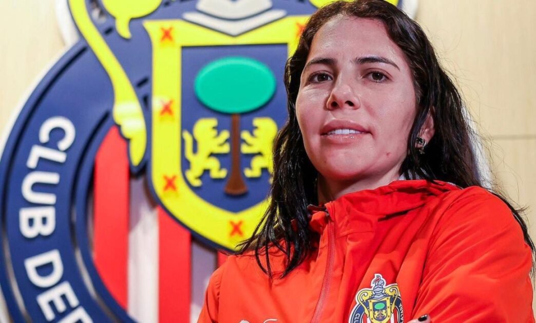 Alicia Cervantes renueva con Chivas Femenil hasta 2028
