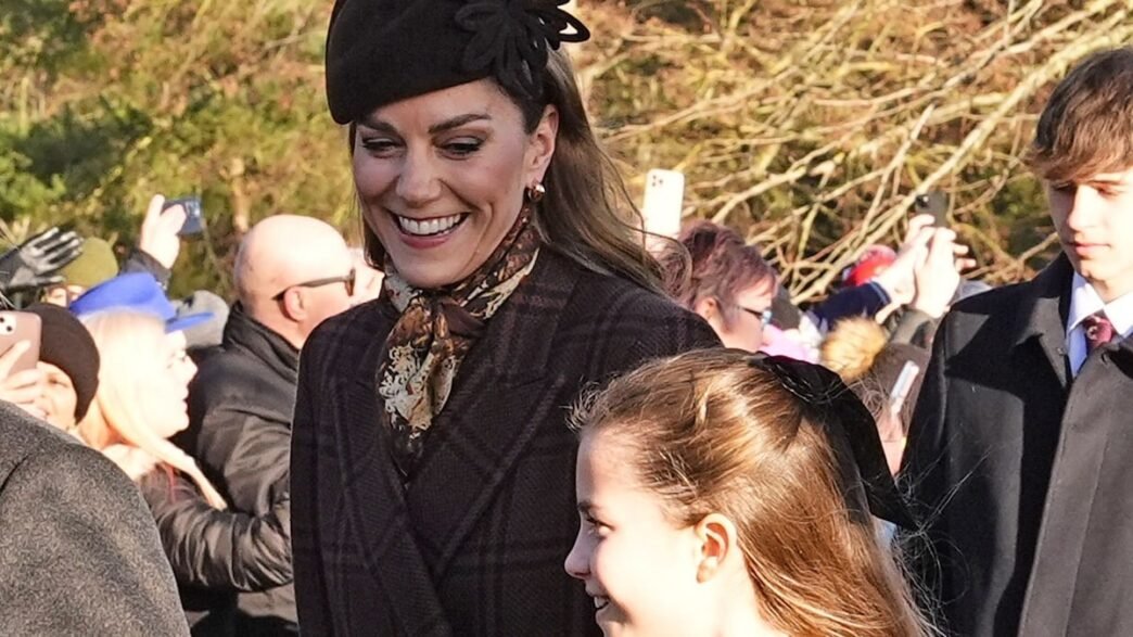 Kate Middleton y Charlotte destacan en la misa navideña en Sandringham