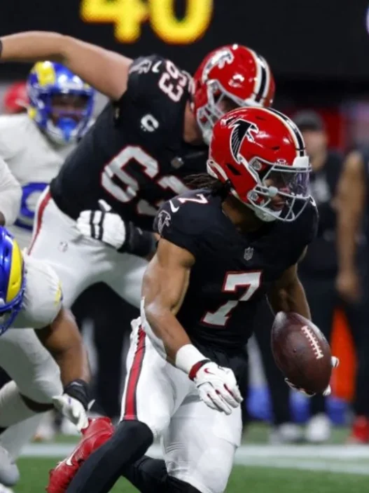 Falcons superan 27-24 a Rams con gol de campo en la NFL