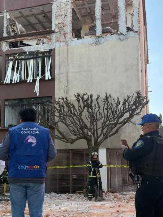 Explosión en Paseos de Taxqueña deja siete heridos y daños estructurales