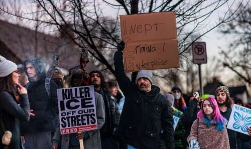 Agente del ICE mata a ciudadana de EE UU en redada en Mineápolis