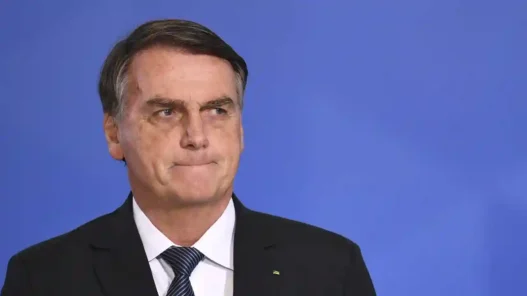 Bolsonaro es hospitalizado tras caída en su celda en Brasilia