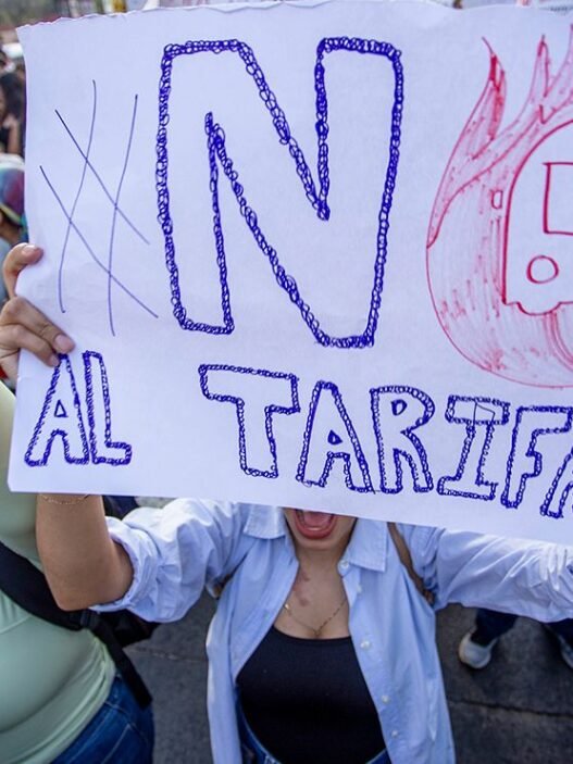 Protesta en Guadalajara por alza al transporte deja cuatro detenidos