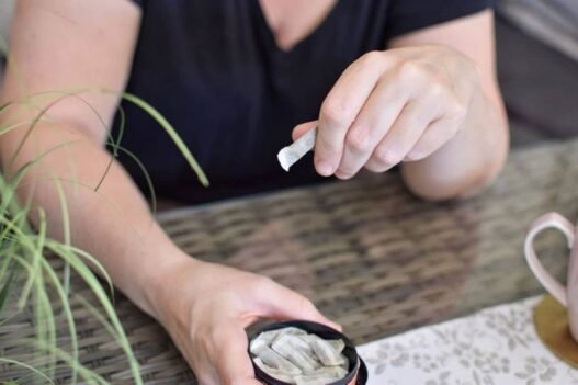 Bolsas de nicotina, más adictivas y riesgosas que el tabaco