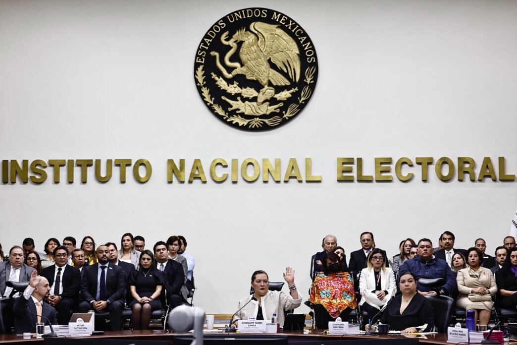 INE propone reforma electoral con voto electrónico e inteligencia artificial