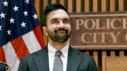 Detienen a empleado municipal de Nueva York tras cita migratoria