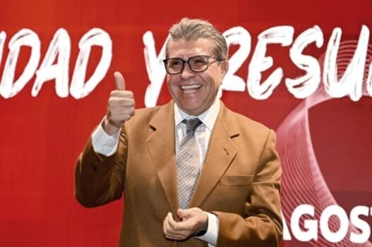 Monreal rechaza eliminar diputaciones plurinominales en reforma electoral