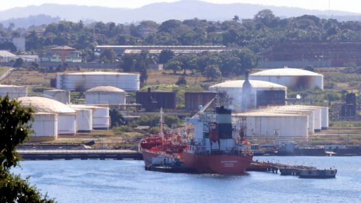 Cuba acusa a EE.UU. de bloqueo petrolero y alerta crisis energética