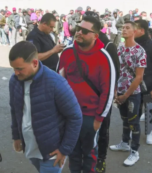 Jueza de EE UU frena fin del TPS para 10,000 migrantes