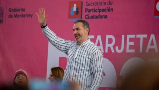 Adrián de la Garza plantea llevar Tarjeta Regia Plus a Nuevo León