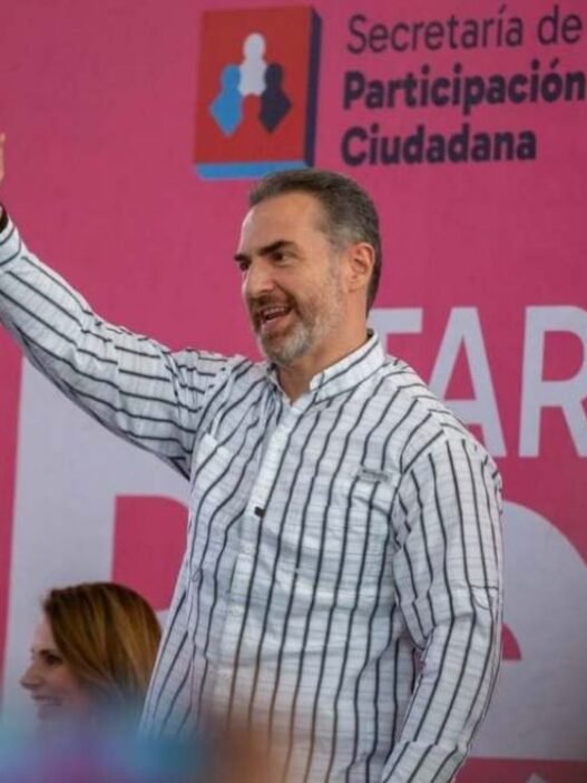 Adrián de la Garza plantea llevar Tarjeta Regia Plus a Nuevo León