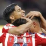 Guadalajara golea 5-0 a León y recupera liderato en Liga MX