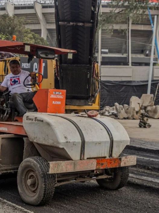 Diputados piden diálogo ante quejas por obras en Estadio Azteca