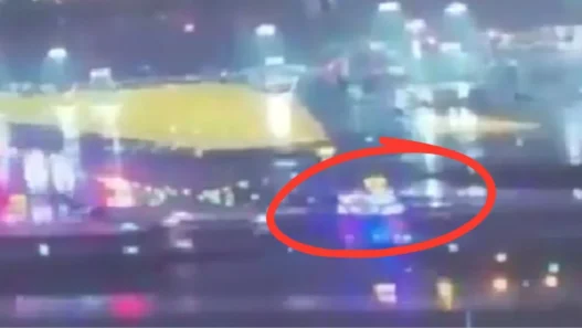 Colisión entre avión y camión en LaGuardia deja dos muertos