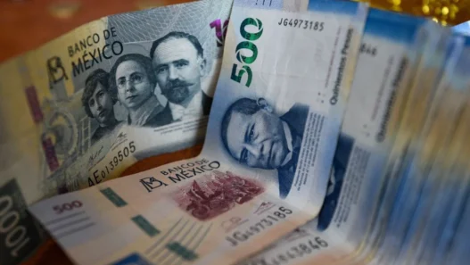 Senado limita pensiones mayores a 70 mil pesos en empresas públicas