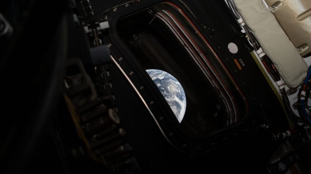 Artemis 2 rompe récord de distancia en vuelo tripulado lunar