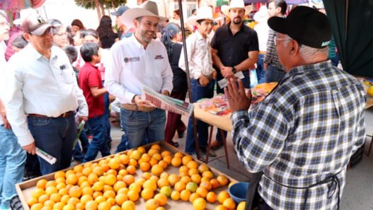 Ulises Mejía Haro rinde informe y escucha a ciudadanos en Calera