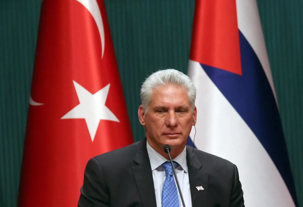 Díaz-Canel rechaza renuncia y defiende soberanía de Cuba