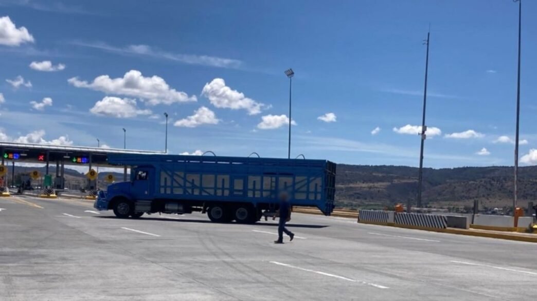 Paro nacional bloquea carreteras en México por inseguridad