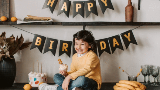 Ideas de postres creativos para fiestas temáticas de Saja Boys