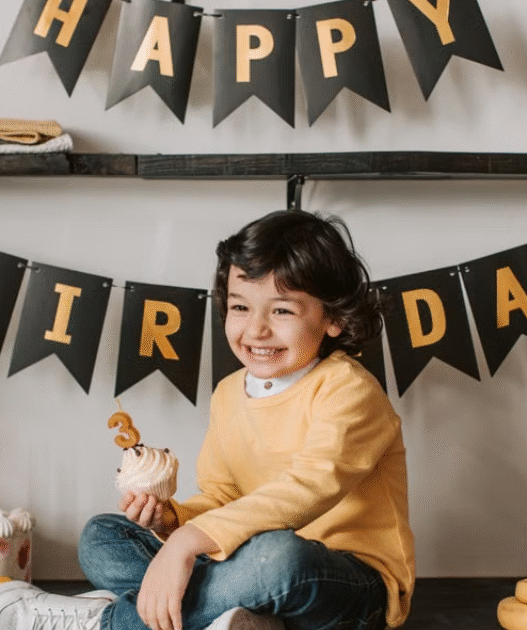 Ideas de postres creativos para fiestas temáticas de Saja Boys