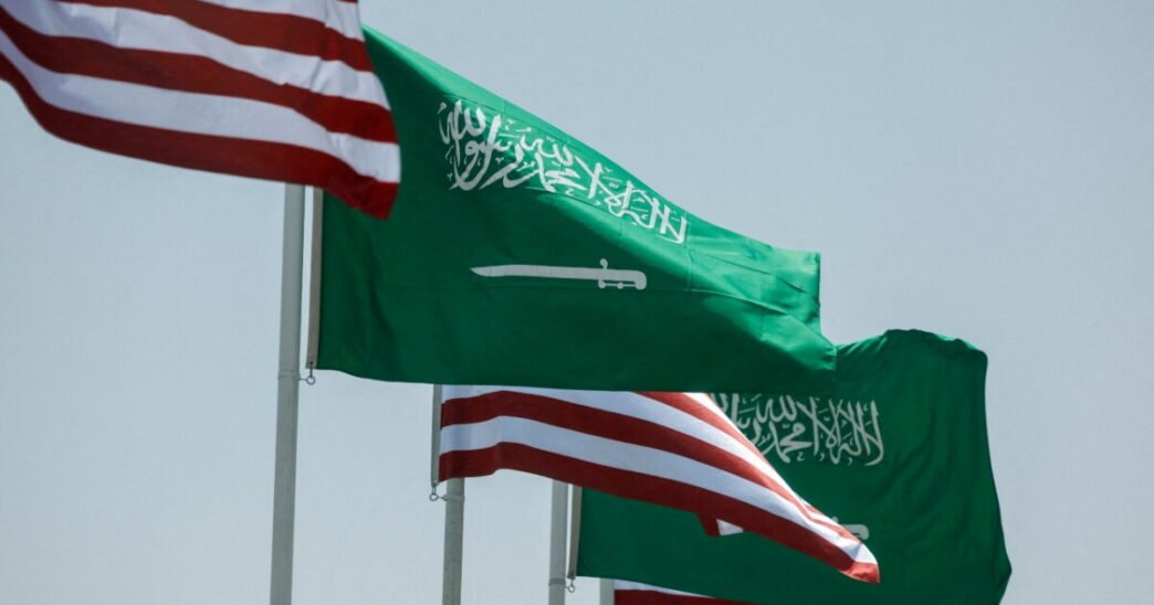 EE UU y Arabia Saudita firman acuerdo nuclear con uranio propio