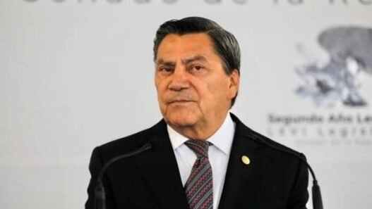 Senador propone volver al examen presencial en la UNAM