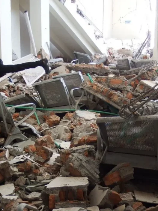 Terremoto de 7.7 en Indonesia: 40 muertos y miles evacuados