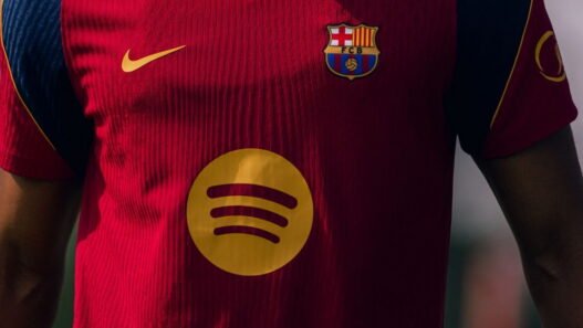 Andrés Iniesta: 32 títulos con Barcelona y legado junto a Messi