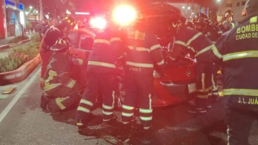 Reportan dos volcadas y dos choques viales en CDMX