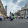 Comerciantes bloquean Eje Central por regulación en Centro Histórico