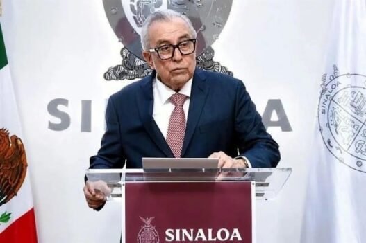 Rubén Rocha regresa a gobernar Sinaloa tras ser exonerado por FGR