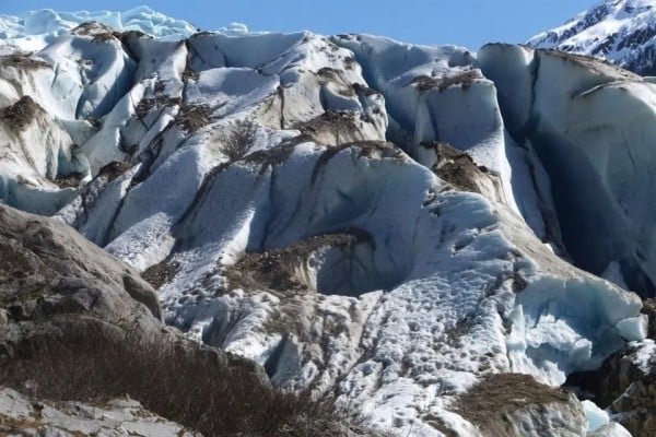 Accidente de avión en Alaska deja ocho muertos cerca de base radar