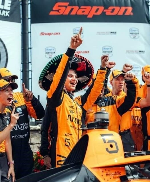 Pato O’Ward gana doble cartelera y hace historia en IndyCar
