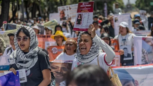 Marchas de enfermeras y feministas afectarán vialidades en CDMX