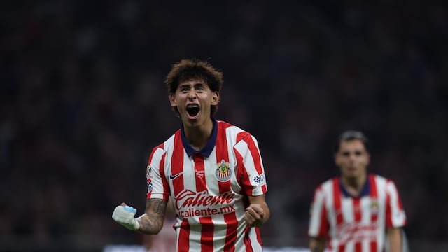 Chivas golea 3-0 a Pumas y sube en la tabla del Apertura 2026
