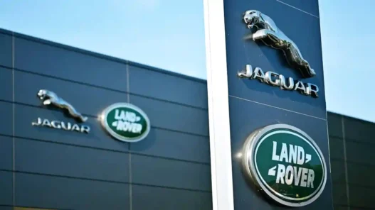 Jaguar Land Rover recortará 4,000 empleos para ahorrar 2,300 mdd