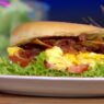 Desayuno innovador: hamburguesa con mermelada de tocino y chile