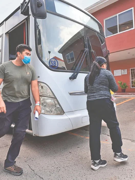 EU deporta a 2,900 mexicanos a Centroamérica; México protesta